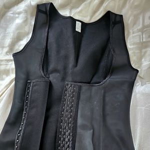 Slimming latex corset